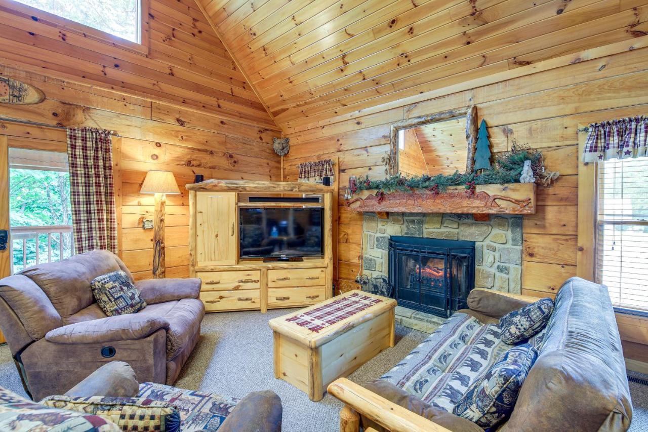 Sevierville Cabin With Wraparound Deck And Lake Access Luaran gambar