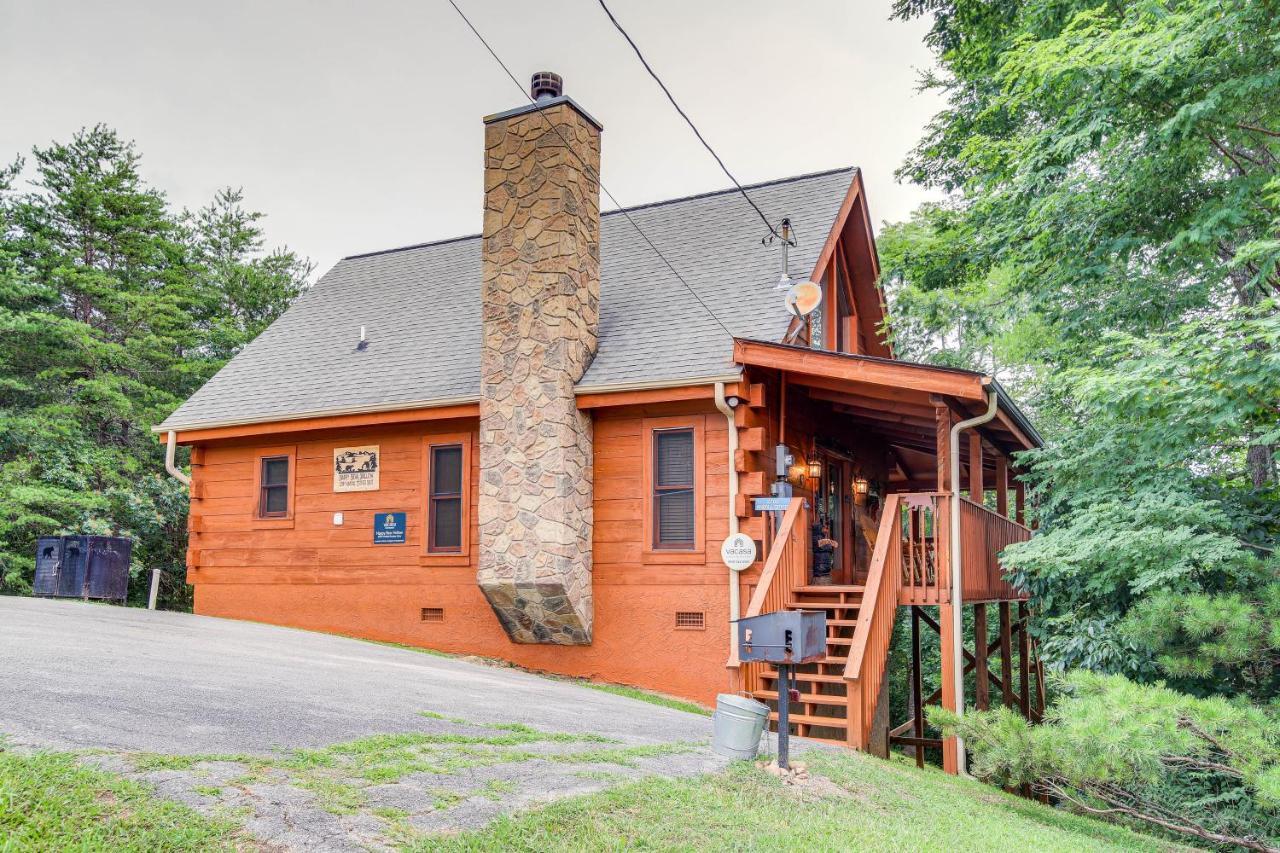 Sevierville Cabin With Wraparound Deck And Lake Access Luaran gambar