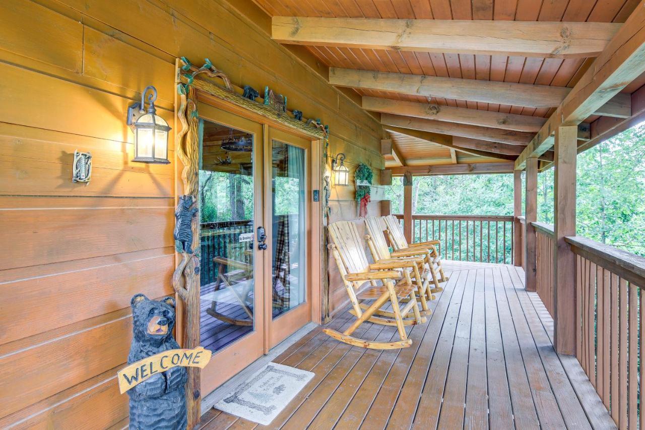 Sevierville Cabin With Wraparound Deck And Lake Access Luaran gambar