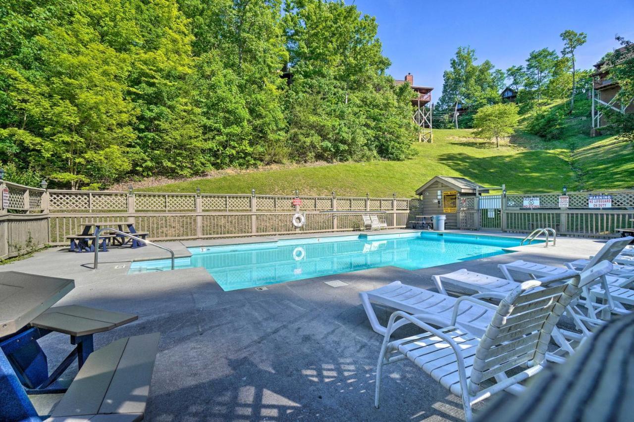 Sevierville Cabin With Wraparound Deck And Lake Access Luaran gambar