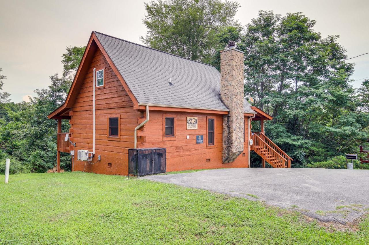 Sevierville Cabin With Wraparound Deck And Lake Access Luaran gambar